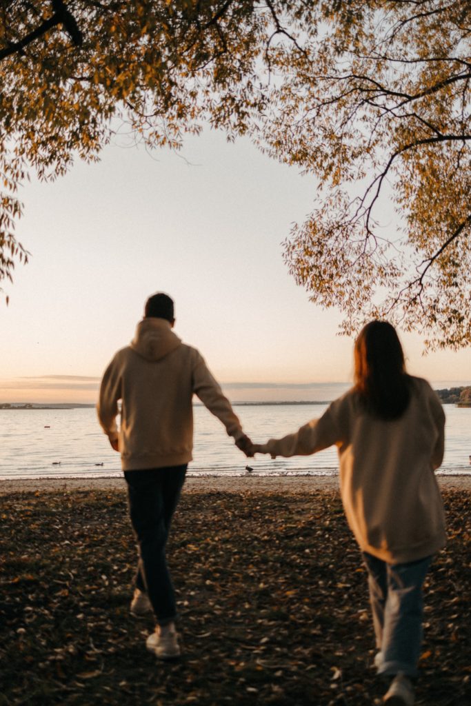 This blog post provides a helpful guide for young married couples who want to deepen their spiritual connection through joint prayer journaling. Learn practical tips and strategies for starting a joint prayer journal with your spouse and fostering a deeper, more meaningful relationship.